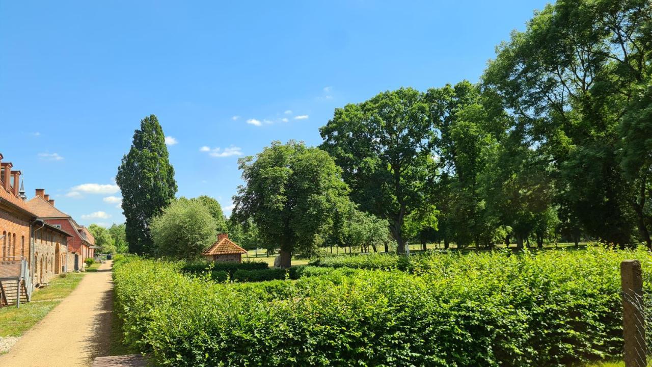 Schloss Rothenklempenow Hotel ภายนอก รูปภาพ